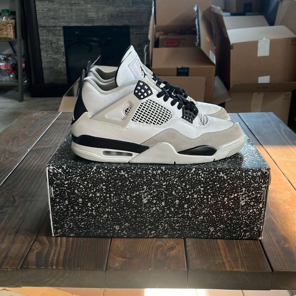 Air Jordan four military black, 10.5, some scuffs, OG all except for laces